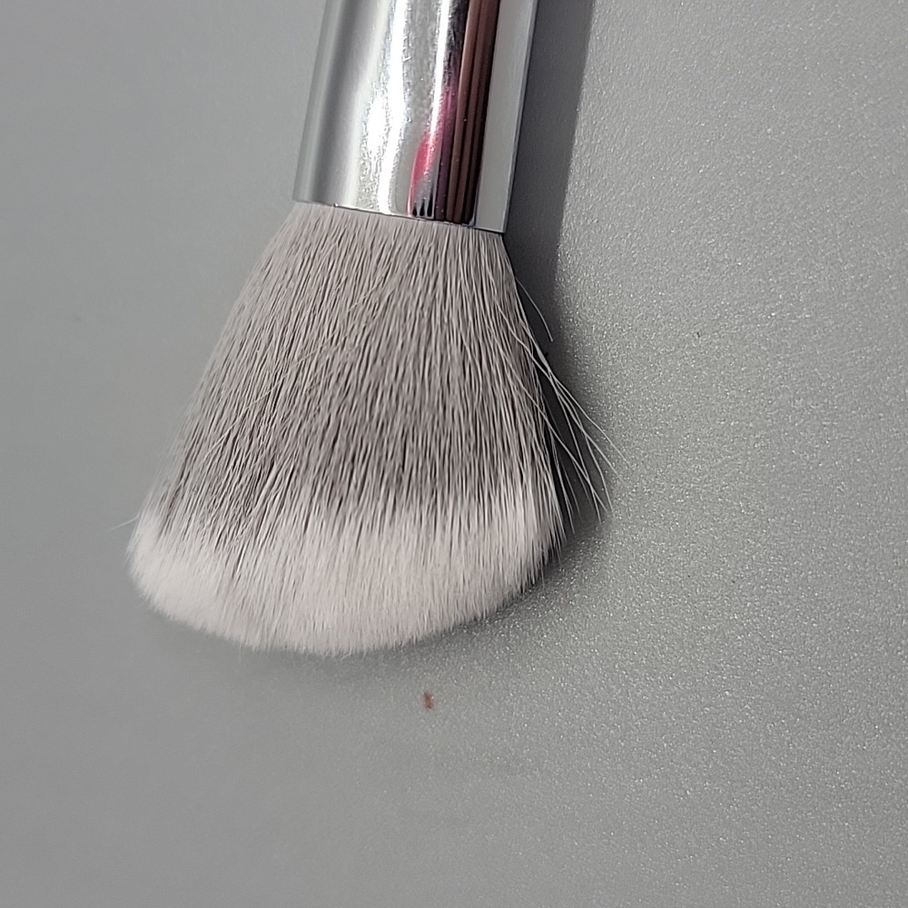 Laruce Makeup Brush Duo & Brush Cleaners - Picture 5 of 15
